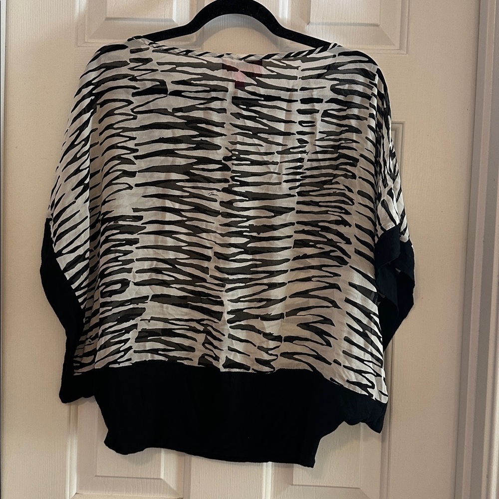 Banana Republic Trina Turk 100% Silk Top Zebra Print White/Black SZ 0 - Picture 4 of 6